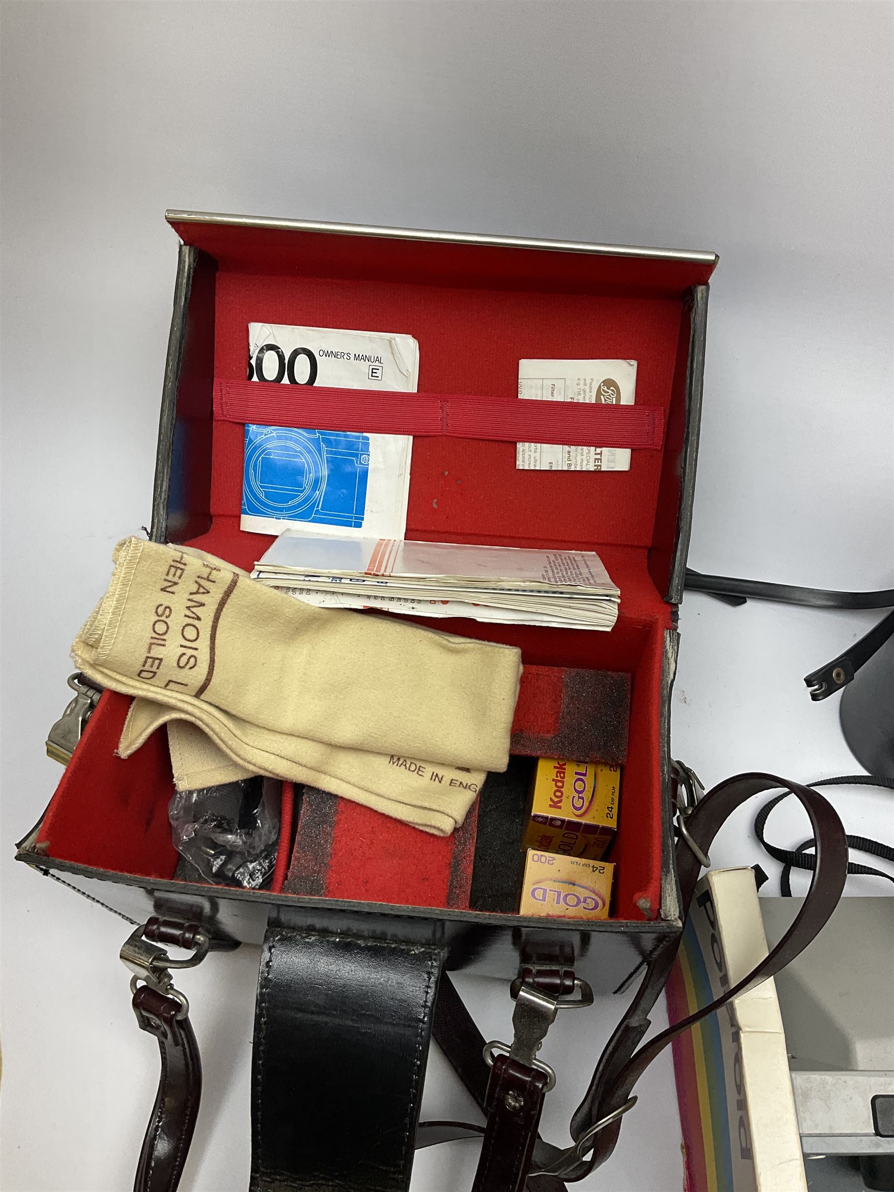 Vintage and later cameras and accessories including Minolta X-300 in carry bag, Tamron lens etc