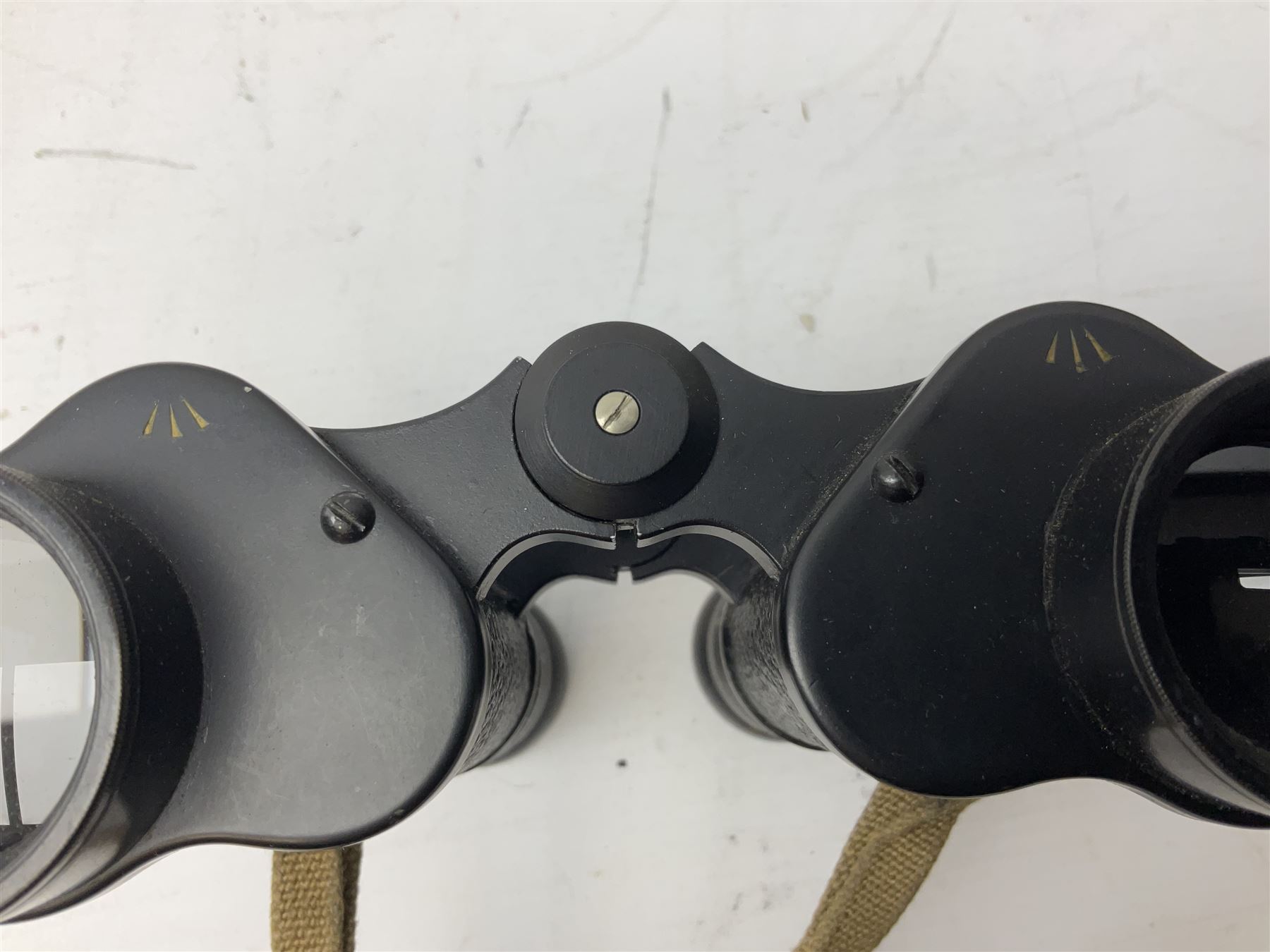 Pair of WWII 1943 Kershaw Bino. Prism No.2 MKII x6 binoculars, No. 190671, in canvas case