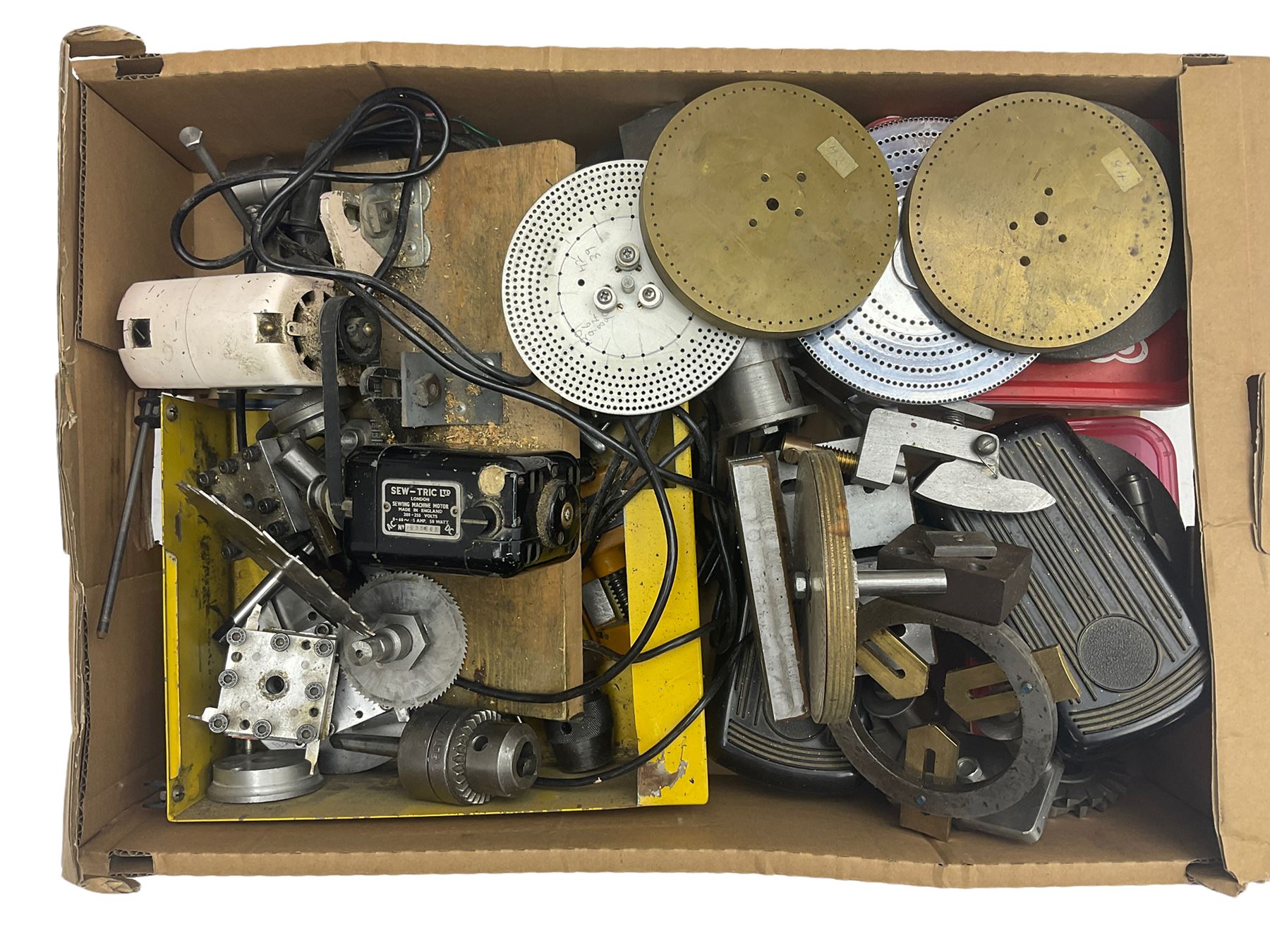 Hobbymat MD65 engineering and screw cutting lathe with built-in motor, Morse 2 taper headstock, Morse 1 taper tailstock , three jaw chuck, cross slide and four way tool post. With assorted accessories including dividing plates, slitting saws, roller filing rest, milling vice, centre steady and tailstock chuck. Height of centres 65mm, distance between centres 300m, turning diameter over carriage 62mm. lathe bed 500mm.