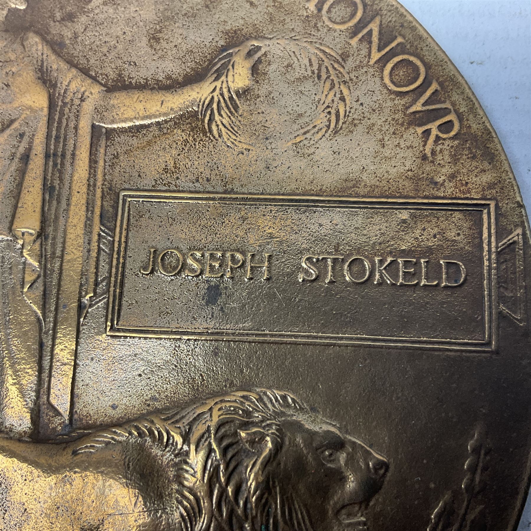 Two WWI bronze memorial plaques named to Hall Serginson and Joseph Stokeld (2)