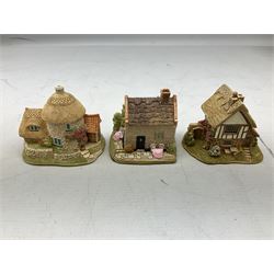 Fifteen Lilliput Lane Collectors Club and Symbols of Membership cottages, to include 'Alfresco Afternoons', 'The Toy Box', 'Little Scrumpy', eight boxed with deeds 