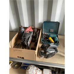 Stanley Victor No 20, Bailey No 5 planes, chisels, belt sander, hydraulic jack and other tools - THIS LOT IS TO BE COLLECTED BY APPOINTMENT FROM DUGGLEBY STORAGE, GREAT HILL, EASTFIELD, SCARBOROUGH, YO11 3TX