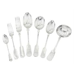 20th century composite canteen of silver Fiddle pattern flatware, comprising seven table spoons, two soup ladles, eighteen table forks, eighteen dessert forks, twelve soup spoons, eighteen dessert spoons, and six teaspoons, each with engraved initial to terminal, hallmarked Josiah Williams & Co, London 1929, and James Deakin & Sons, Sheffield 1901 and 1902, contained within a plain mahogany chest with twin carry handles, and vacant brass canted plaque to the hinged cover, the interior with removable stackable green baize lined trays, box H39.5cm L47cm D32.5cm, approximate total silver weight 148.85 ozt (4630 grams)




