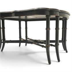 Ethan Allen - Victorian design black lacquered and parcel-gilt papier-mâché style coffee table, shaped rectangular tray top decorated with traditional chinoiserie gilt patterns and border, raised on ring-turned simulated bamboo supports united by double X-stretcher