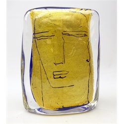  Luigi Benzoni (Italian 1956-): Murano glass and gold leaf sculpture 'Beatus Vir' (Berengo Studio), gallery label verso, signed and dated 2007, H33cm  