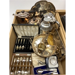 A group of silver plate, to include tea pot, hot water pot, twin handled sucrier, and milk jug of part fluted form, a pedestal bowl with pierced rim, a lobed waiter, cased set of six teaspoons with sugar tongs, a further cased set of teaspoons, six table spoons, a mesh link purse, together with other assorted metal ware including a copper kettle, pewter tankards, etc. 