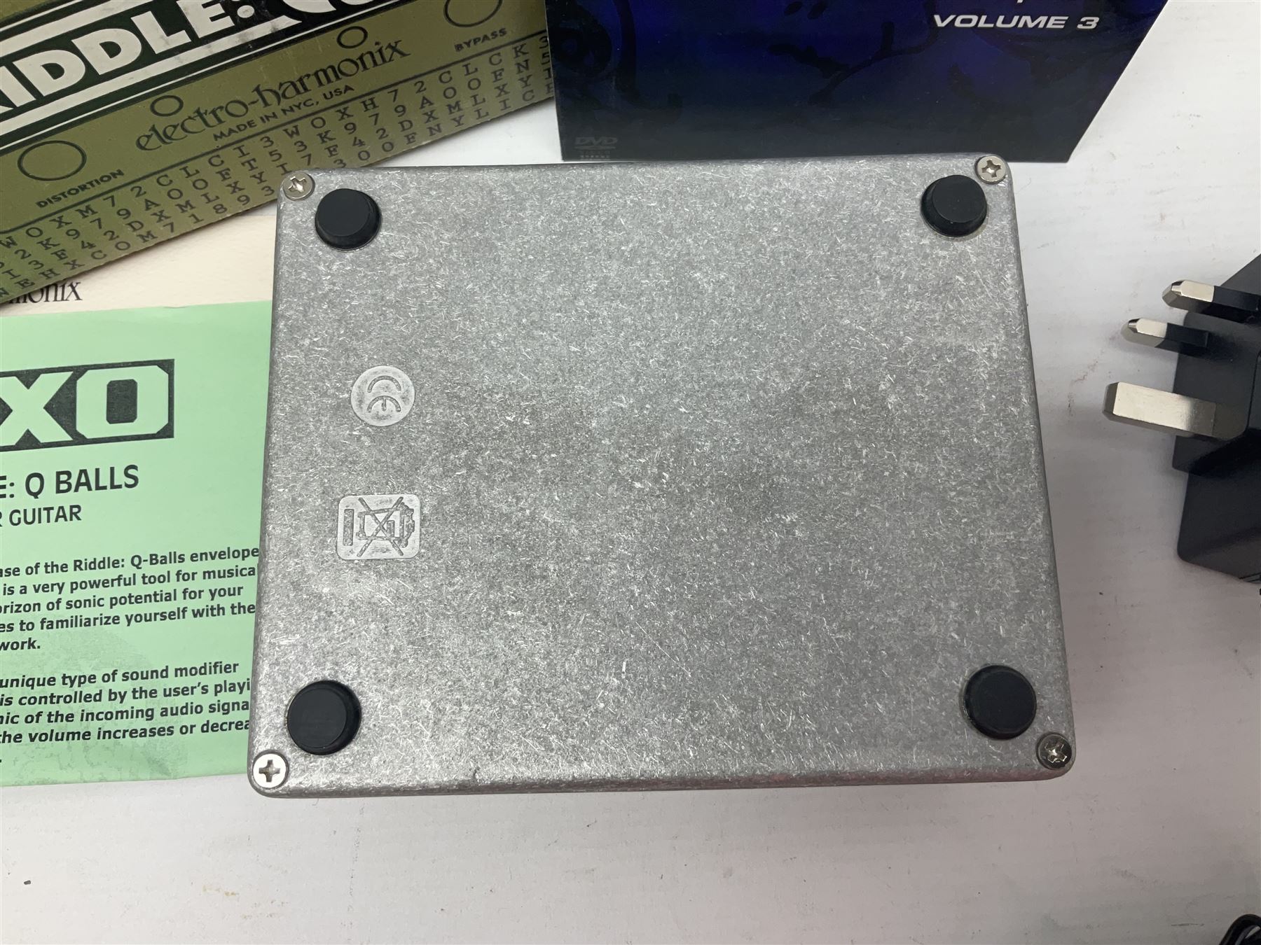 Electro Harmonix Riddle Qballs guitar pedal, boxed 