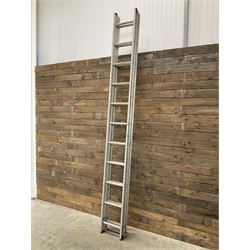 Clima pair extending aluminium ladders - 3.1m closed, 5.6m extended 