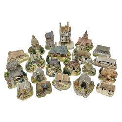 Nineteen Lilliput Lane models from the Scottish Collection