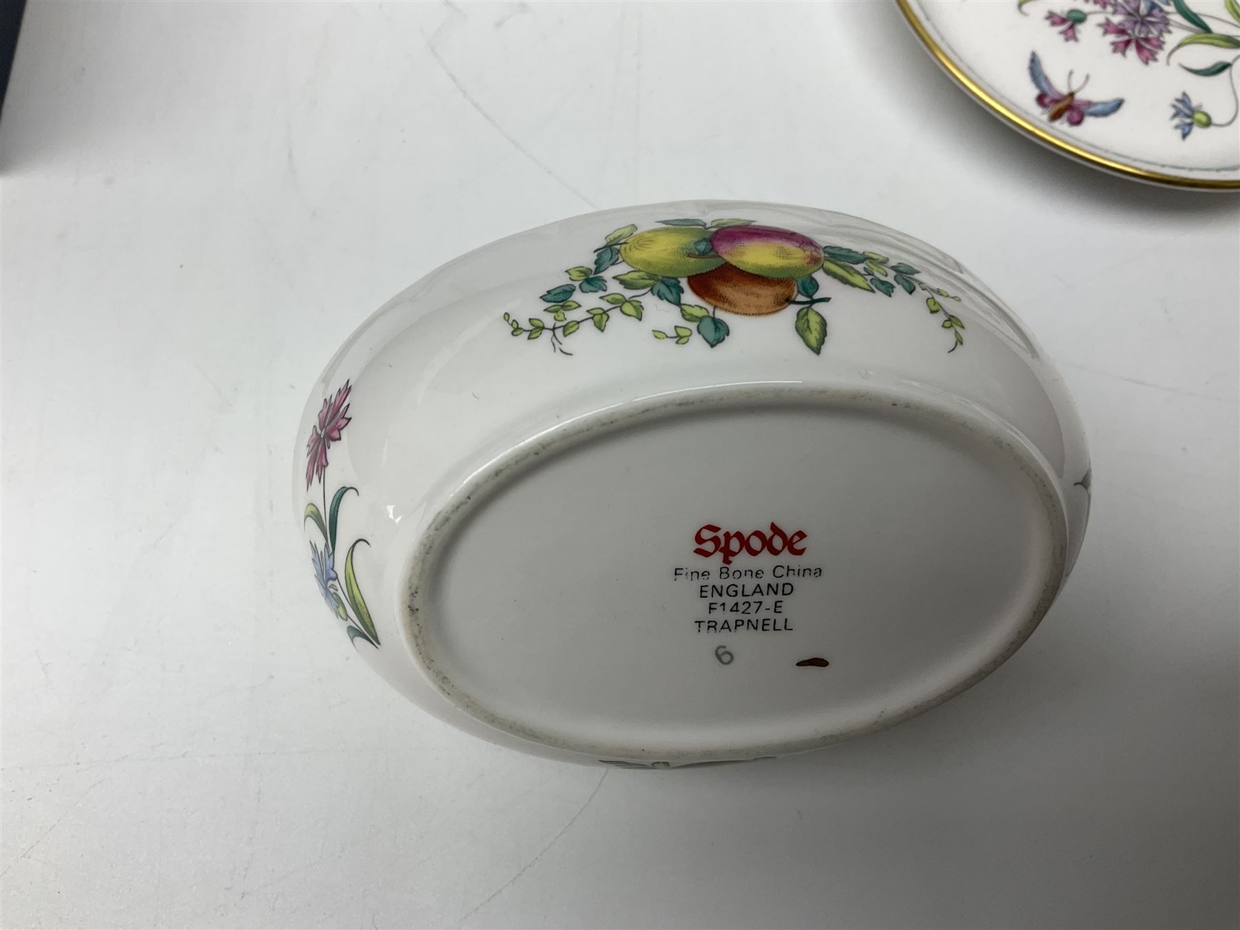 Copeland Spode tureen and platter, in peacock pattern, together with Herend Hungary trinket box and cover, Copeland vase and other ceramics 