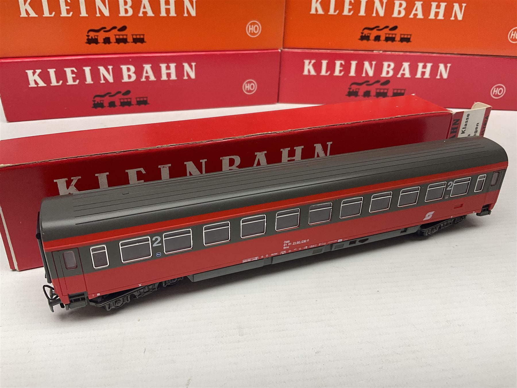 Kleinbahn HO gauge - thirteen passenger coaches - five 398 2.Klasse Eurofima Reisezugwagen; four OBB 387/1 D-Zugwagen; two 385 Schlafwagen; and two 370 Personenwagen 2 achsig; all boxed (13)