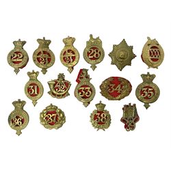 Fifteen regimental cap badges, nos.22, two x 24 & 28 - 39, including Cheshire, Warwickshire, Cambridgeshire, Huntingdonshire, Cornwall L.I., Cumberland, Sussex, Dorsetshire etc (15)