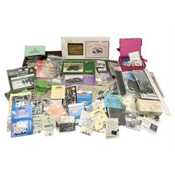 '00' gauge layout accessories - Langley Miniatures Footbridge kit, wagon kits by Nu-Cast, Colin Ashby, Slaters etc, layout chippings, fencing, sprues of figures and accessories, switches and motors, Peco Lectrics, name plates, transfers etc; most boxed or packaged