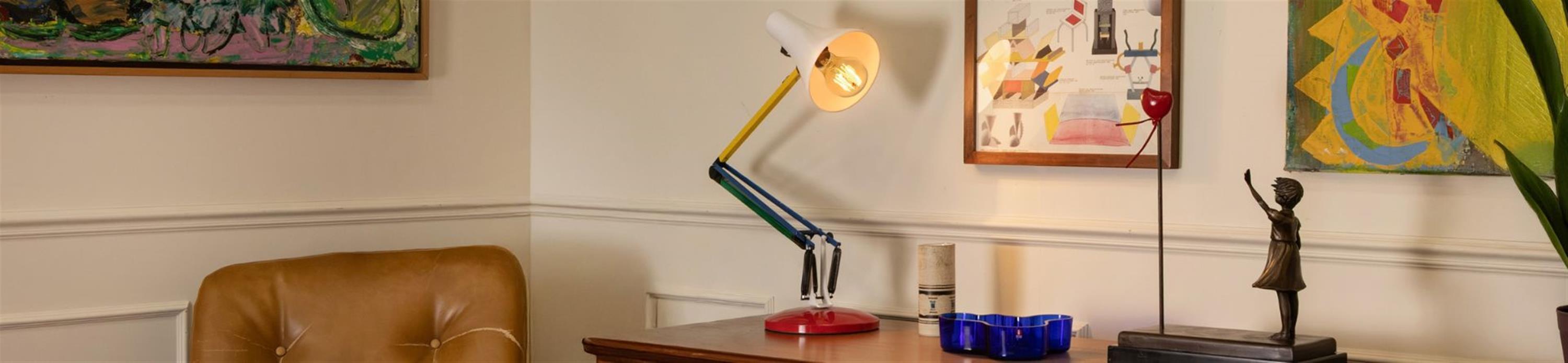 Modern Living & Design: Form, Colour and Character