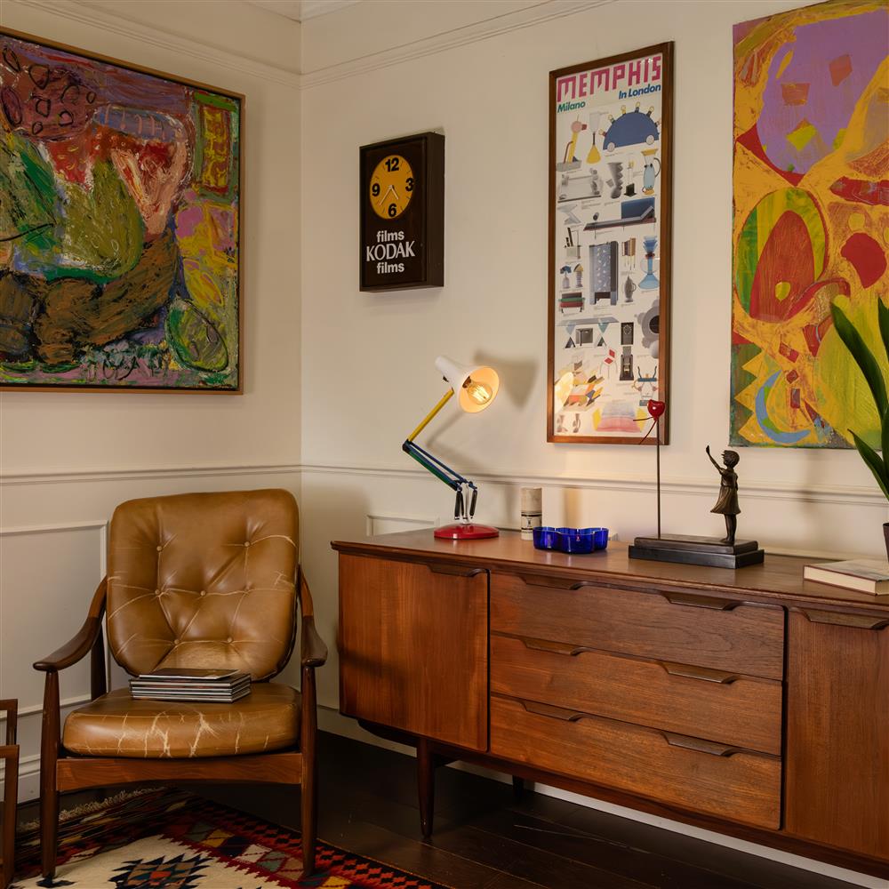 Modern Living & Design: Form, Colour and Character